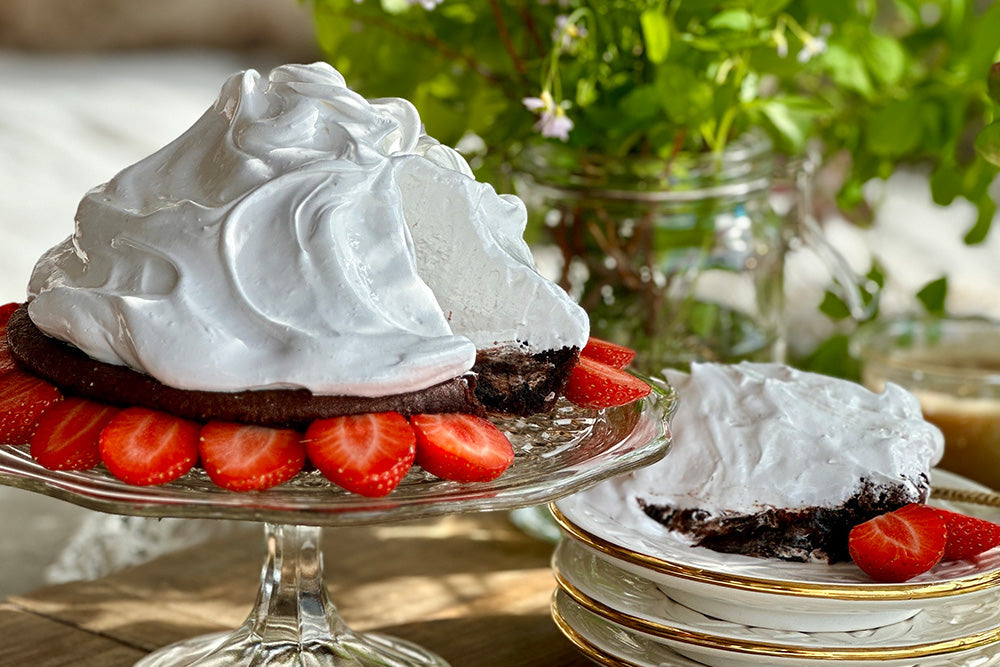 Kladdkake with meringue