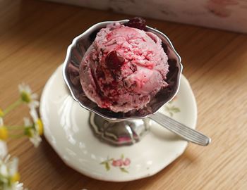Cherry ice cream